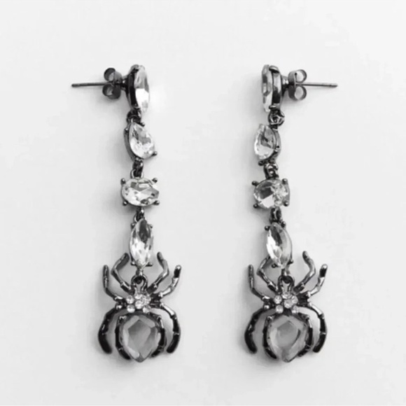 Gothic Spider Crystal Earrings - Picture 3 of 7